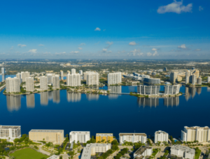 Bail bond services available in Aventura, Florida, with a professional agent ready to assist.