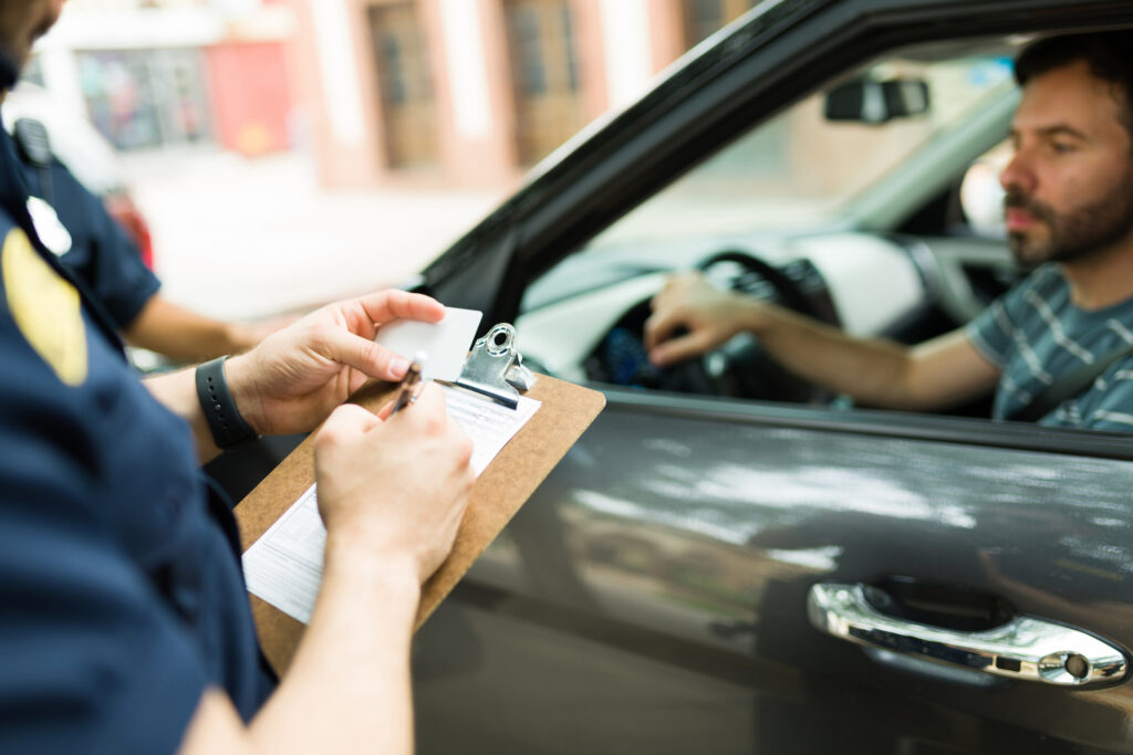 ¿Cuál Es La Penalización Por Conducir Con Una Licencia Suspendida?